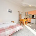Lejlighed In With Sea Views, Balcony, Air Conditioning, Wifi 566-1