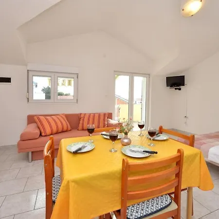 Apartment In With Sea Views, Balcony, Air Conditioning, Wifi 566-1