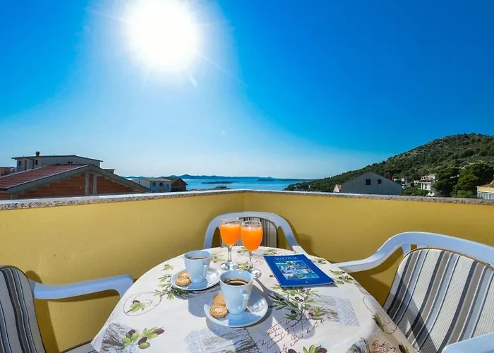 In With Sea Views, Balcony, Air Conditioning, Wifi 566-1