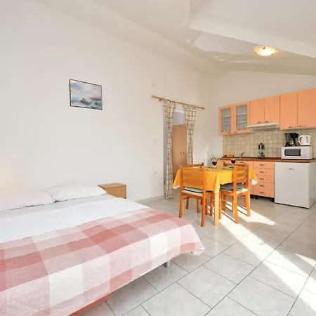 Apartment In With Sea Views, Balcony, Air Conditioning, Wifi 566-1