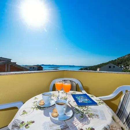 In With Sea Views, Balcony, Air Conditioning, Wifi 566-1