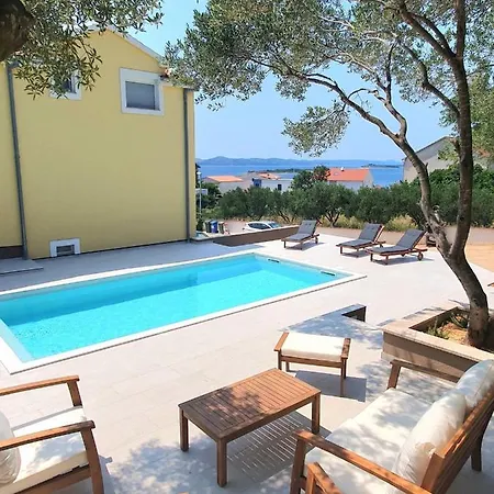 Apartman In With Sea Views, Balcony, Air Conditioning, Wifi 566-1