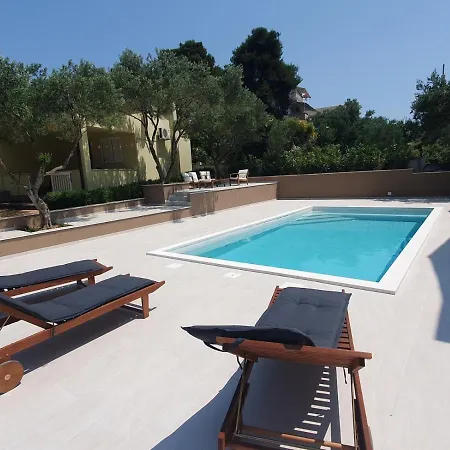 In With Sea Views, Balcony, Air Conditioning, Wifi 566-1 *