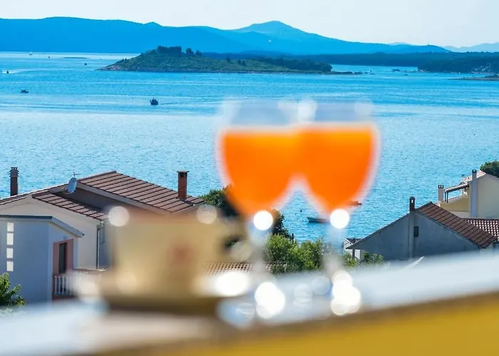 In With Sea Views, Balcony, Air Conditioning, Wifi 566-1 *